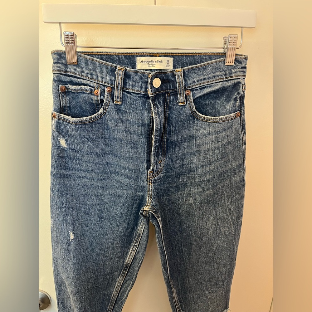 Abercrombie & Fitch Women's Straight Leg Jeans - Dark Blue Like New Size 25 - Picture 3 of 6